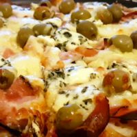 Pizza Bez Múky. Nízkosacharidová pizza s brokolicovo-syrovým cestom